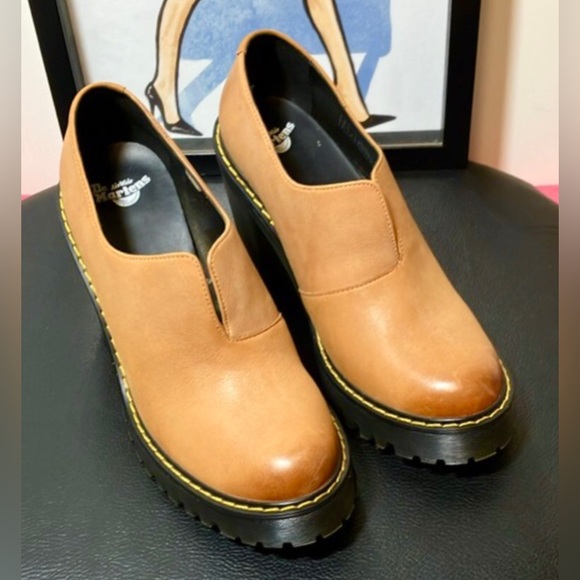 Dr. Martens Shoes - Dr. Martens Cordelia Leather Platform shoes block heels in camel color Size 9